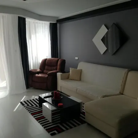 33 In Iceberg Apartment