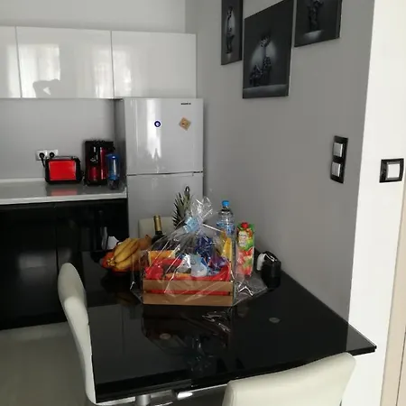 Apartment 33 In Iceberg *