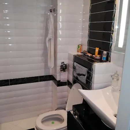 Apartment 33 In Iceberg