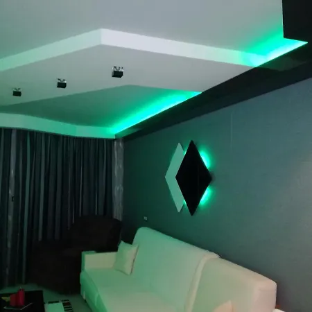 Apartment 33 In Iceberg *